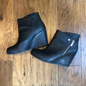 kenneth cole reaction wedge ankle booties